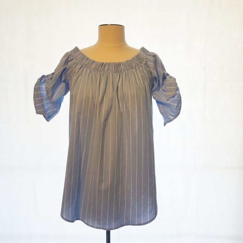 3/$15 Blue Off-Shoulder Shirt sz S